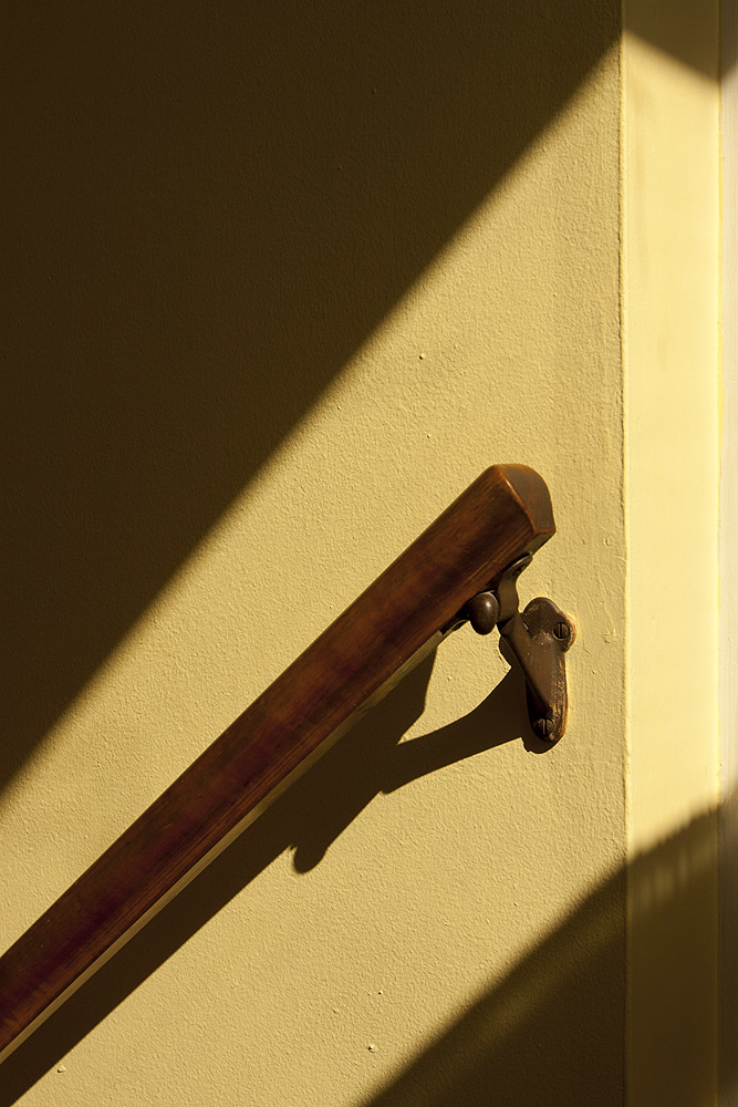 Banister, Shadows