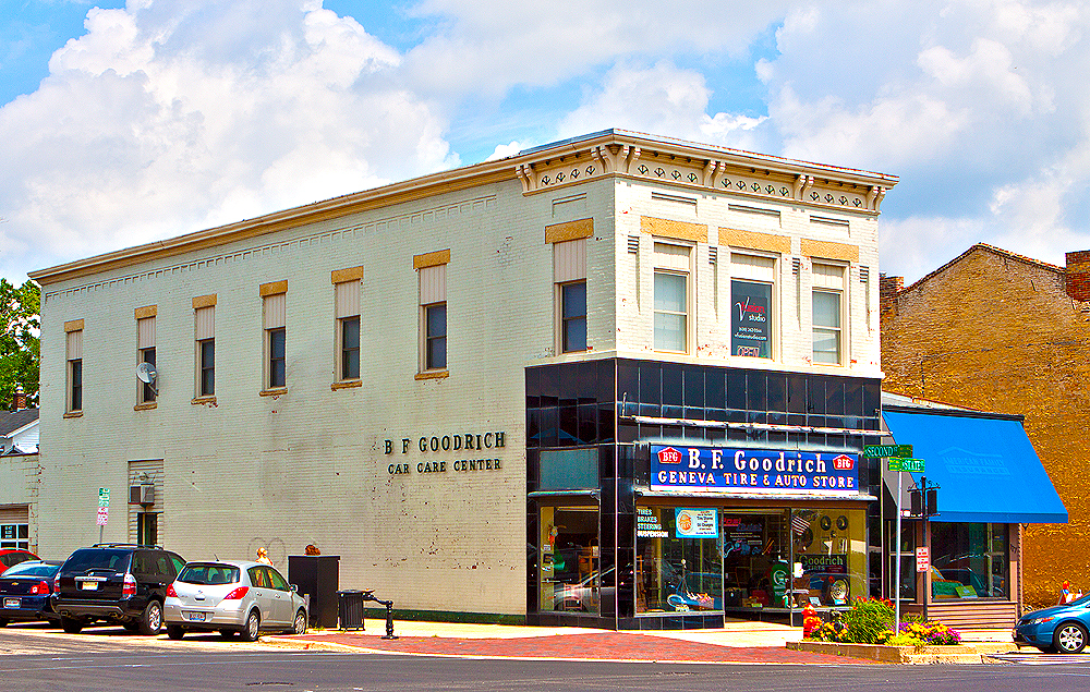 Geneva, IL main drag