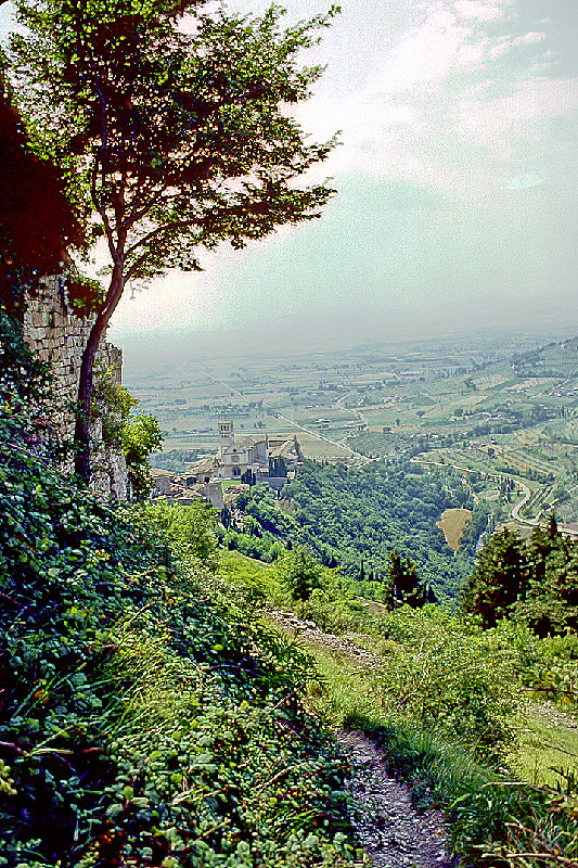 Assisi, Looking down on church