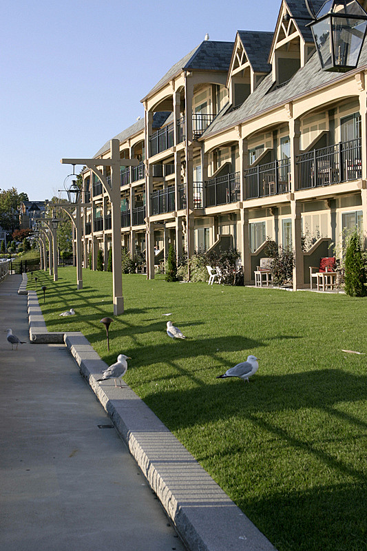 Harborside Hotel