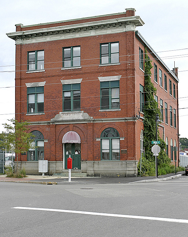 NE Portland is disappearing - only landmarks remain